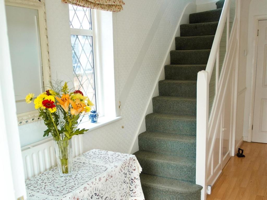 Отель Ivy House Ickenham Экстерьер фото