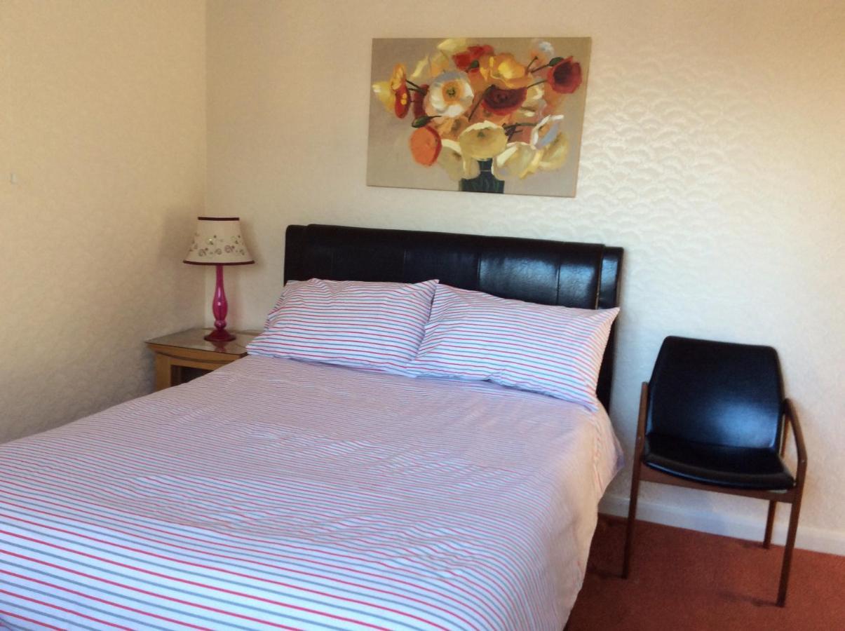 Отель Ivy House Ickenham Экстерьер фото