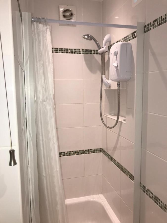 Отель Ivy House Ickenham Экстерьер фото