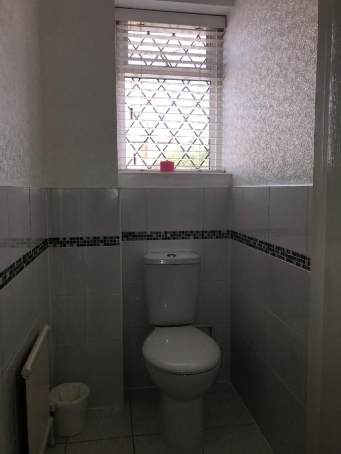 Отель Ivy House Ickenham Экстерьер фото