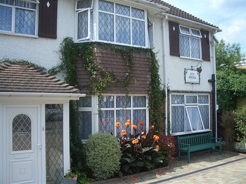 Отель Ivy House Ickenham Экстерьер фото